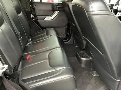 2015 Jeep Wrangler Unlimited Rubicon   - Photo 26 - Crest Hill, IL 60403