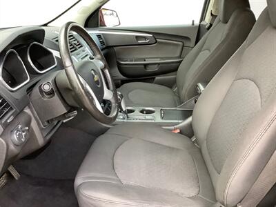 2011 Chevrolet Traverse LT   - Photo 13 - Crest Hill, IL 60403