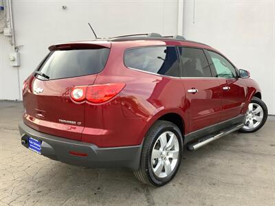 2011 Chevrolet Traverse LT   - Photo 6 - Crest Hill, IL 60403