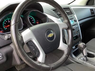 2011 Chevrolet Traverse LT   - Photo 18 - Crest Hill, IL 60403