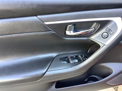 2017 Nissan Altima 2.5 SR   - Photo 12 - Crest Hill, IL 60403