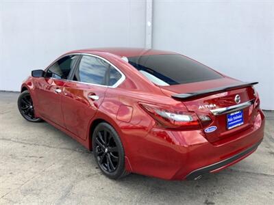 2017 Nissan Altima 2.5 SR   - Photo 4 - Crest Hill, IL 60403