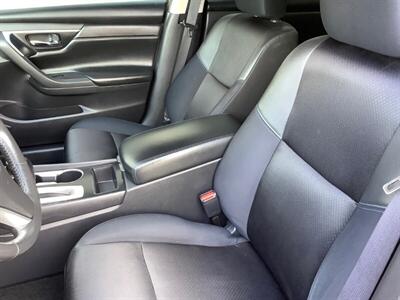 2017 Nissan Altima 2.5 SR   - Photo 23 - Crest Hill, IL 60403