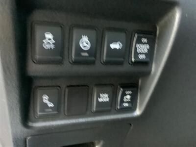 2015 Nissan Pathfinder Platinum V6 - Photo 31 - Crest Hill, IL 60403