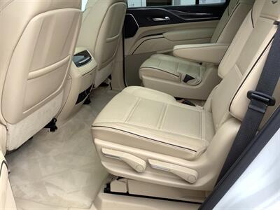 2021 Cadillac Escalade Premium Luxury   - Photo 28 - Crest Hill, IL 60403