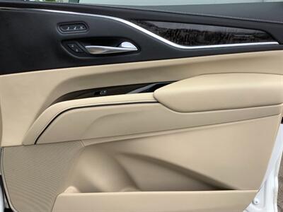 2021 Cadillac Escalade Premium Luxury   - Photo 37 - Crest Hill, IL 60403