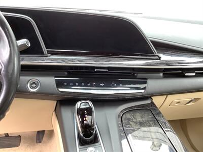 2021 Cadillac Escalade Premium Luxury   - Photo 17 - Crest Hill, IL 60403