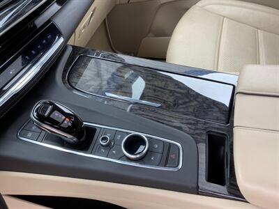 2021 Cadillac Escalade Premium Luxury   - Photo 15 - Crest Hill, IL 60403