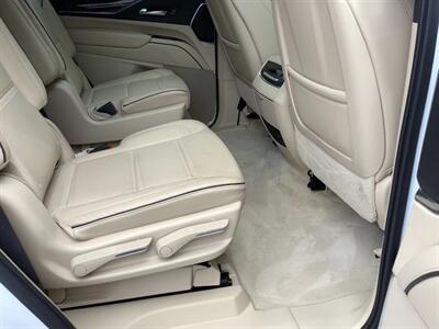 2021 Cadillac Escalade Premium Luxury   - Photo 33 - Crest Hill, IL 60403