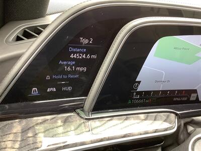 2021 Cadillac Escalade Premium Luxury   - Photo 24 - Crest Hill, IL 60403