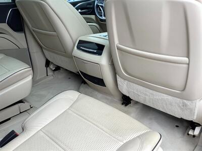 2021 Cadillac Escalade Premium Luxury   - Photo 34 - Crest Hill, IL 60403