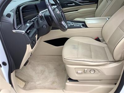 2021 Cadillac Escalade Premium Luxury   - Photo 13 - Crest Hill, IL 60403
