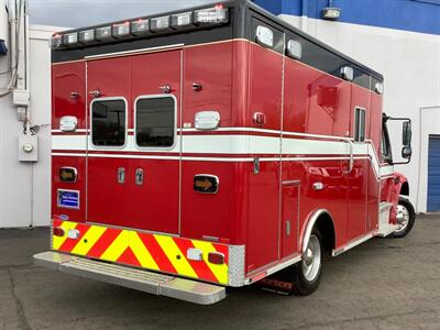 2015 Freightliner M2 106   - Photo 7 - Crest Hill, IL 60403