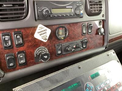 2015 Freightliner M2 106   - Photo 18 - Crest Hill, IL 60403