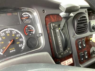 2015 Freightliner M2 106   - Photo 19 - Crest Hill, IL 60403