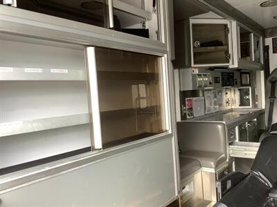 2015 Freightliner M2 106   - Photo 37 - Crest Hill, IL 60403