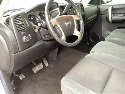 2009 GMC Sierra 1500 SLE   - Photo 15 - Crest Hill, IL 60403