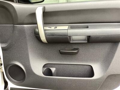 2009 GMC Sierra 1500 SLE   - Photo 23 - Crest Hill, IL 60403