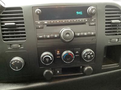 2009 GMC Sierra 1500 SLE   - Photo 18 - Crest Hill, IL 60403