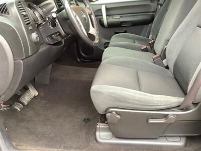 2009 GMC Sierra 1500 SLE   - Photo 14 - Crest Hill, IL 60403