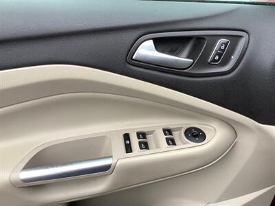 2014 Ford Escape SE   - Photo 12 - Crest Hill, IL 60403