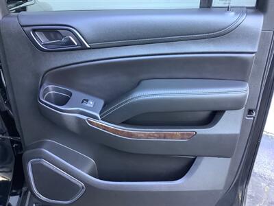 2017 Chevrolet Suburban LT   - Photo 30 - Crest Hill, IL 60403