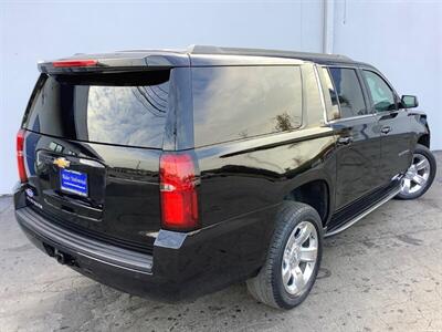 2017 Chevrolet Suburban LT   - Photo 6 - Crest Hill, IL 60403