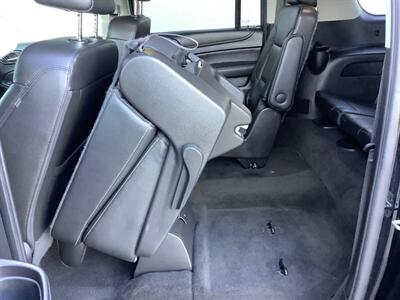 2017 Chevrolet Suburban LT   - Photo 28 - Crest Hill, IL 60403