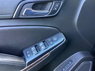2017 Chevrolet Suburban LT   - Photo 13 - Crest Hill, IL 60403