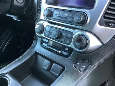 2017 Chevrolet Suburban LT   - Photo 45 - Crest Hill, IL 60403