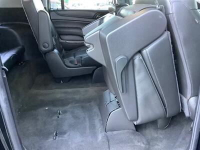 2017 Chevrolet Suburban LT   - Photo 39 - Crest Hill, IL 60403