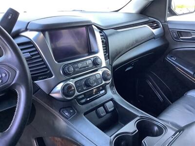 2017 Chevrolet Suburban LT   - Photo 16 - Crest Hill, IL 60403