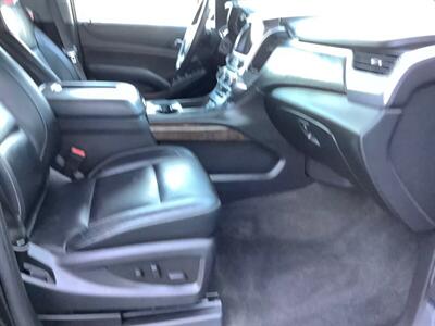 2017 Chevrolet Suburban LT   - Photo 32 - Crest Hill, IL 60403