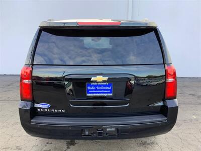 2017 Chevrolet Suburban LT   - Photo 5 - Crest Hill, IL 60403