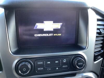 2017 Chevrolet Suburban LT   - Photo 10 - Crest Hill, IL 60403