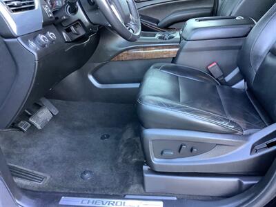 2017 Chevrolet Suburban LT   - Photo 14 - Crest Hill, IL 60403