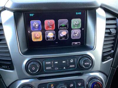 2017 Chevrolet Suburban LT   - Photo 20 - Crest Hill, IL 60403