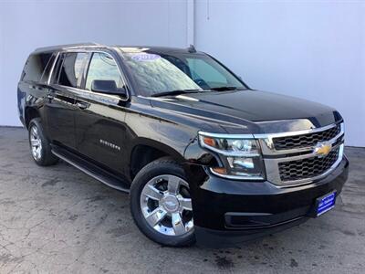 2017 Chevrolet Suburban LT   - Photo 8 - Crest Hill, IL 60403