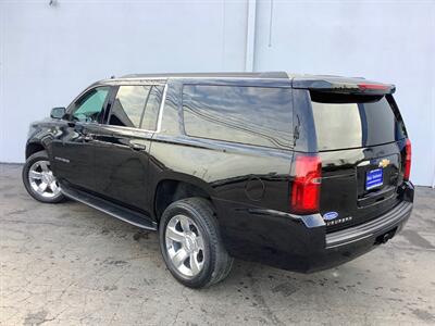 2017 Chevrolet Suburban LT   - Photo 4 - Crest Hill, IL 60403