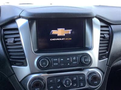 2017 Chevrolet Suburban LT   - Photo 18 - Crest Hill, IL 60403