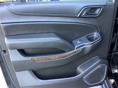2017 Chevrolet Suburban LT   - Photo 26 - Crest Hill, IL 60403