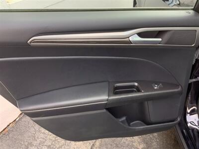 2018 Ford Fusion Energi SE Luxury   - Photo 29 - Crest Hill, IL 60403