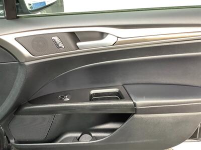 2018 Ford Fusion Energi SE Luxury   - Photo 33 - Crest Hill, IL 60403