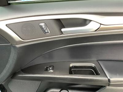 2018 Ford Fusion Energi SE Luxury   - Photo 34 - Crest Hill, IL 60403