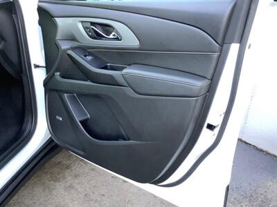 2020 Chevrolet Traverse RS   - Photo 38 - Crest Hill, IL 60403