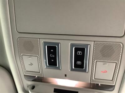 2020 Land Rover Defender 110 SE  One Owner! - Photo 52 - Crest Hill, IL 60403
