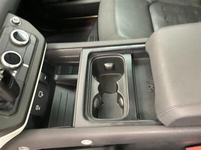 2020 Land Rover Defender 110 SE  One Owner! - Photo 21 - Crest Hill, IL 60403