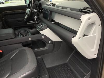 2020 Land Rover Defender 110 SE  One Owner! - Photo 49 - Crest Hill, IL 60403