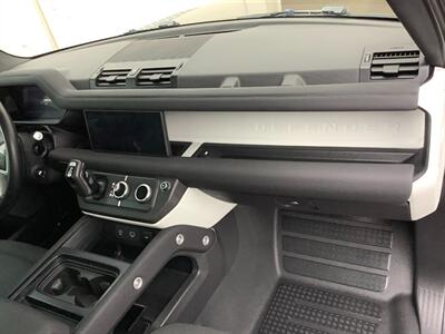 2020 Land Rover Defender 110 SE  One Owner! - Photo 51 - Crest Hill, IL 60403