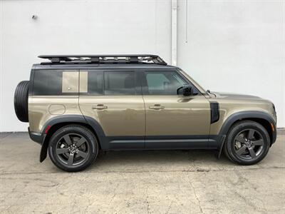 2020 Land Rover Defender 110 SE  One Owner! - Photo 11 - Crest Hill, IL 60403